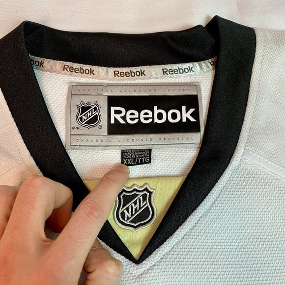 2016 NHL Reebok OLLI MAATTA #3 Pittsburgh Penguins Hockey AWAY Jersey Size XXL - Picture 7 of 9